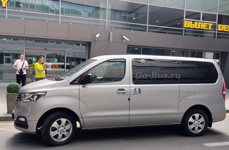 Такси на 7 - 8 мест большой минивэн заказать в Москве